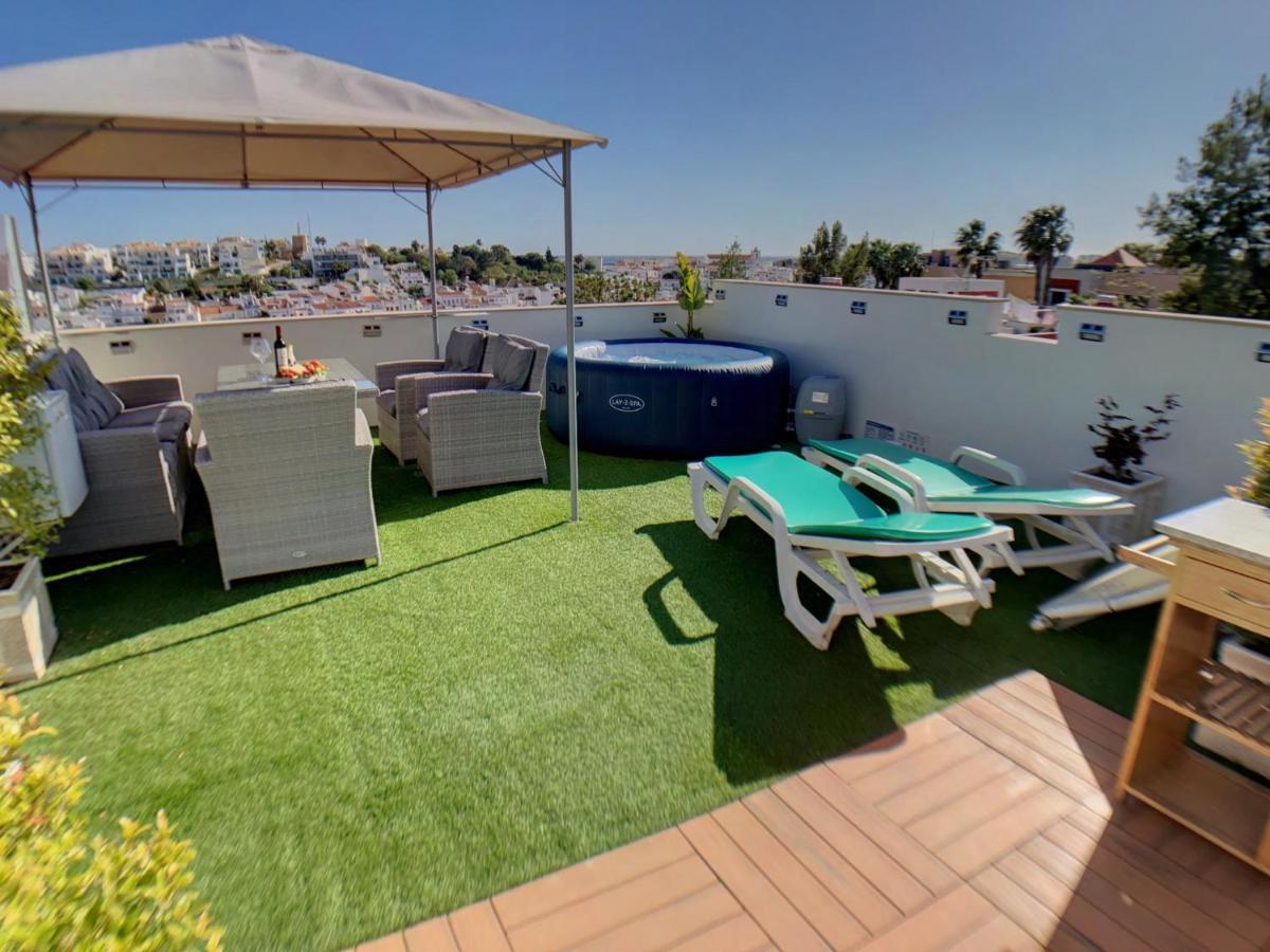 Beta - 2 Bedrooms, Private Rooftop Patio With Hot Tub, Bbq And View *