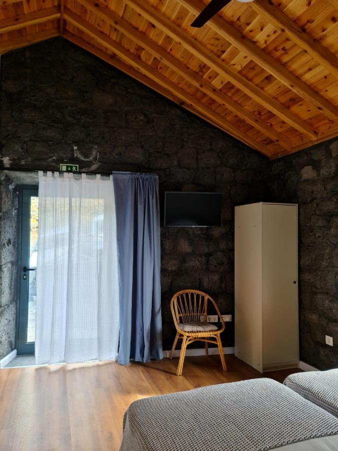 Quinta Do Caminho Da Igreja Ter-casas De Campo Farm stay Velas