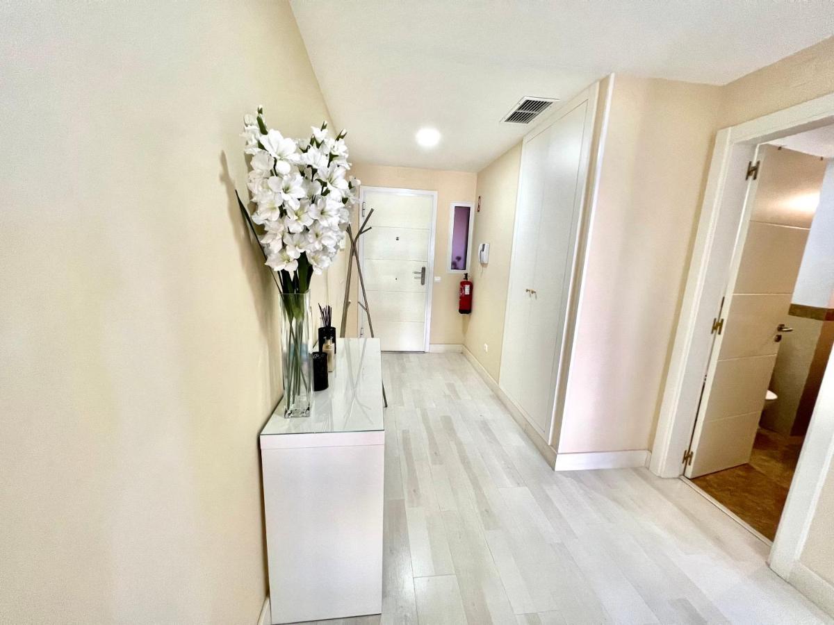 Appartement Beachfront Seaview Litoralmar Apt, Fast Wifi, Airco, Pool, Private Parking *