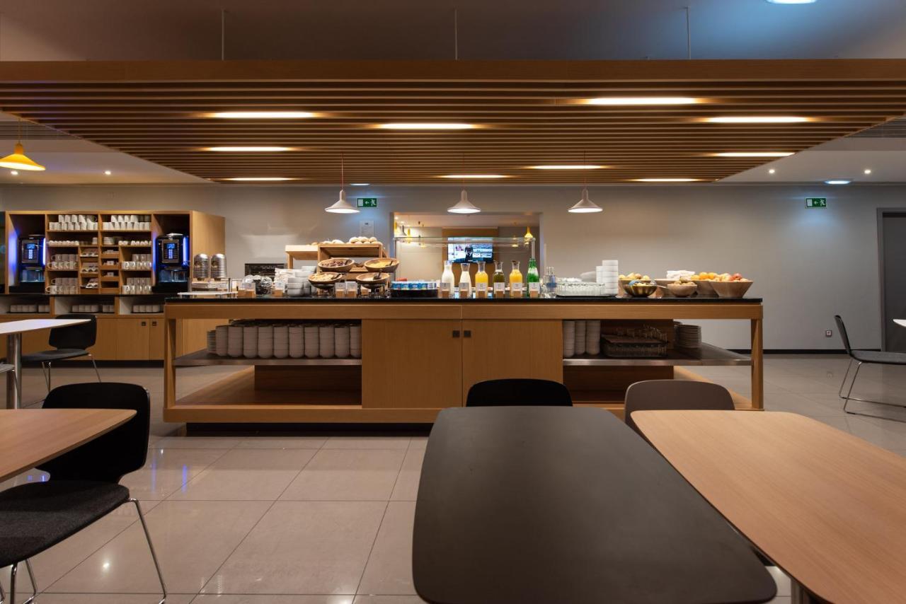 Express Lisbon Airport By Ihg Hotel 3*
