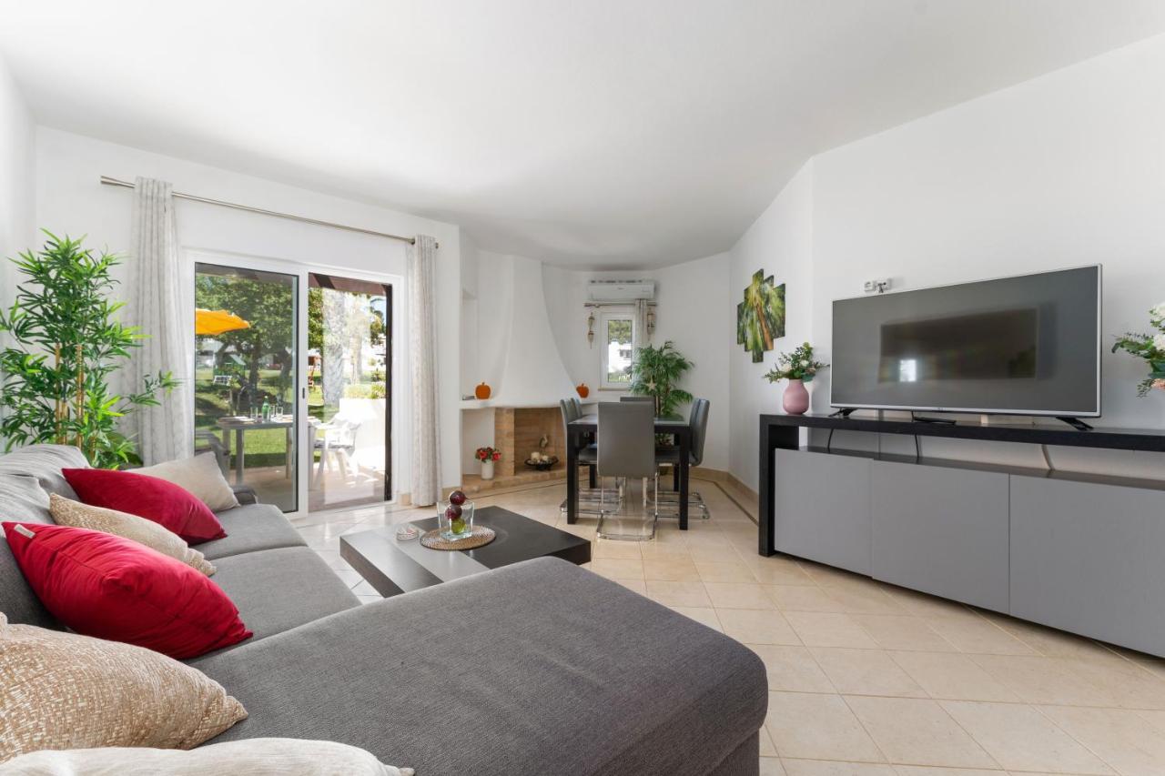 Apartment Balaia Golf Poolside Retreat
