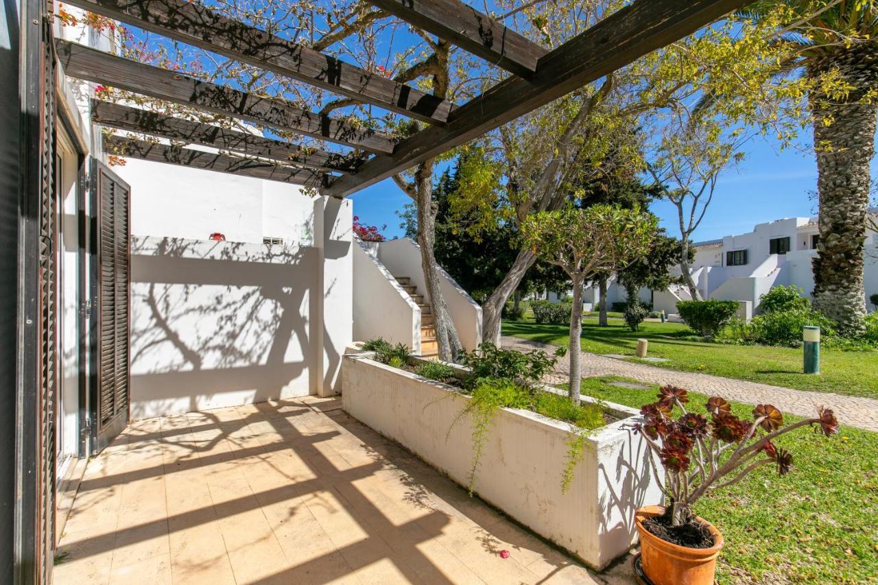 Balaia Golf Poolside Retreat Apartamento *