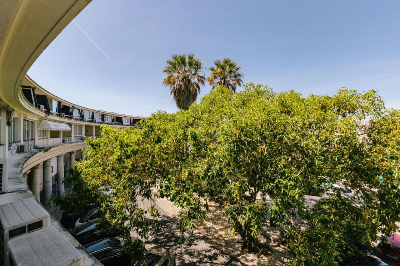 Rent4rest Beachfront Apartment