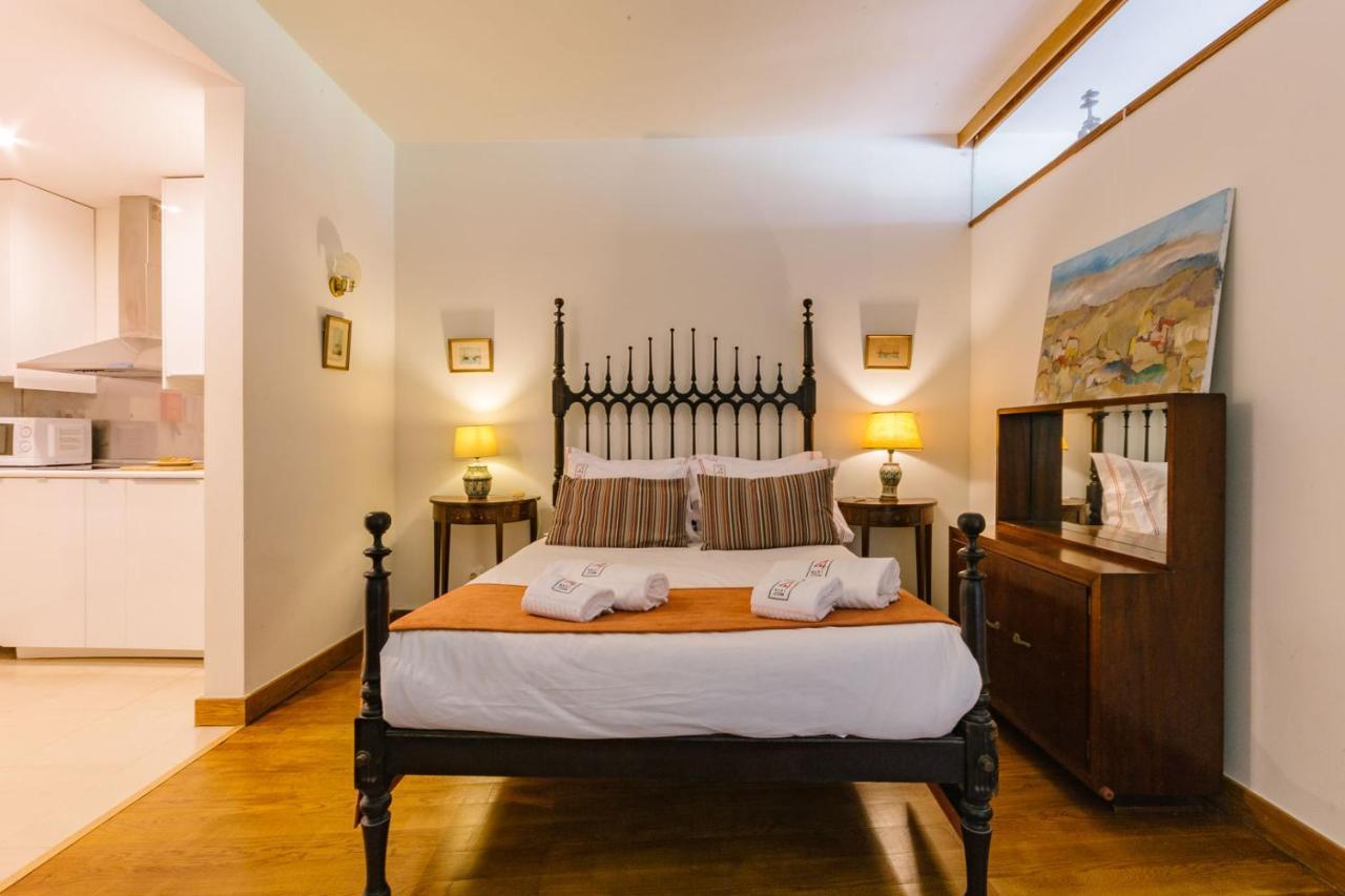 Rent4rest Beachfront Apartment Estoril