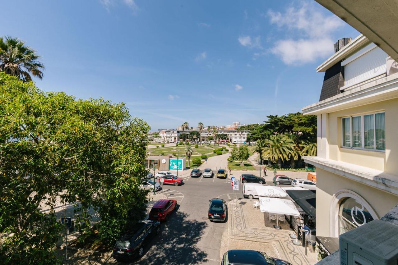 Rent4rest Beachfront * Estoril