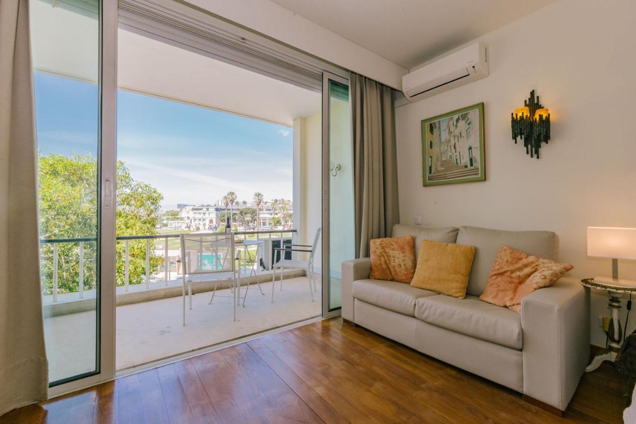 Rent4rest Beachfront Estoril