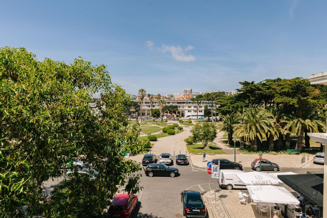 Rent4rest Beachfront Apartment *