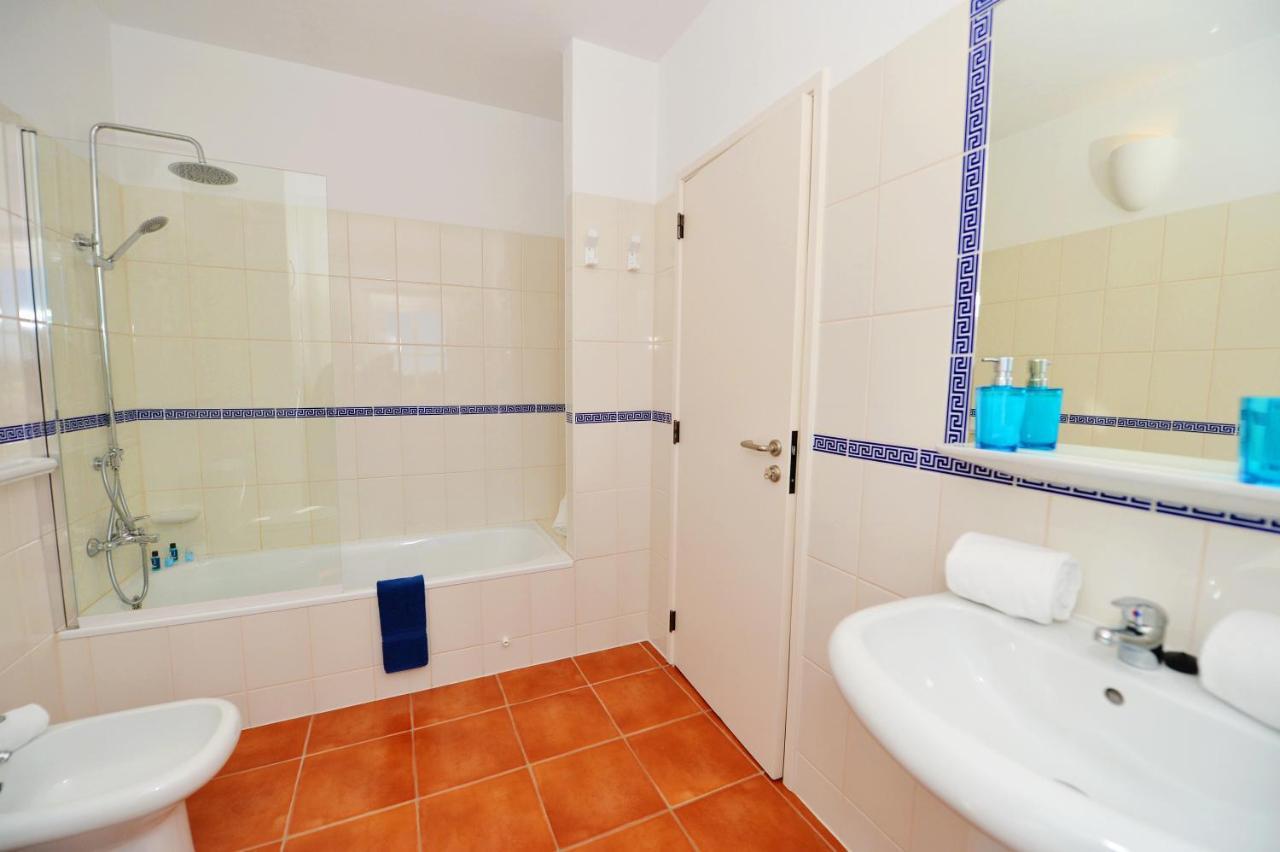 Monte Pardal W/ Heated Pool In Natural Park Villa
