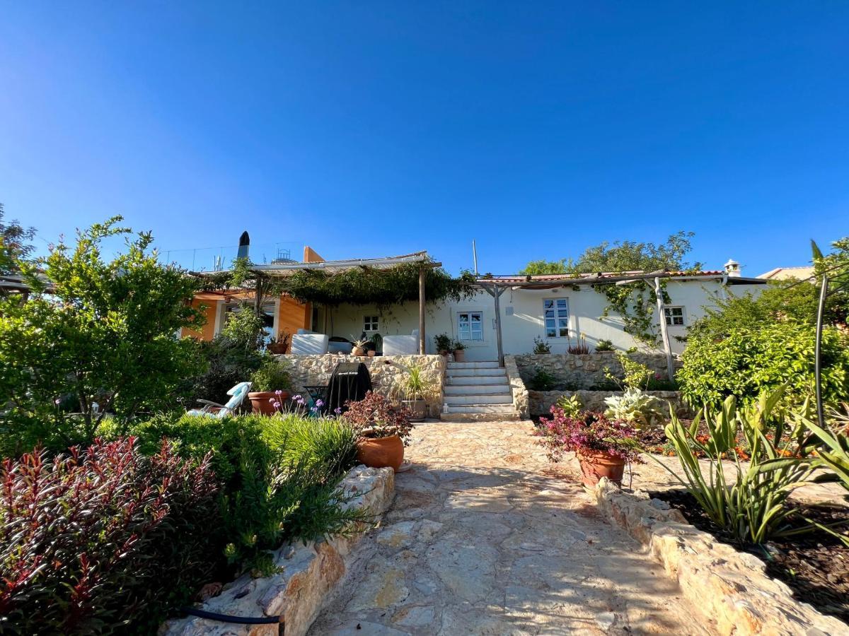 Pequeno Paraiso, 6 Guests, Villa