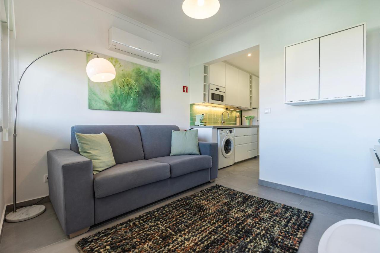Oasis In By Lovelystay * Parede