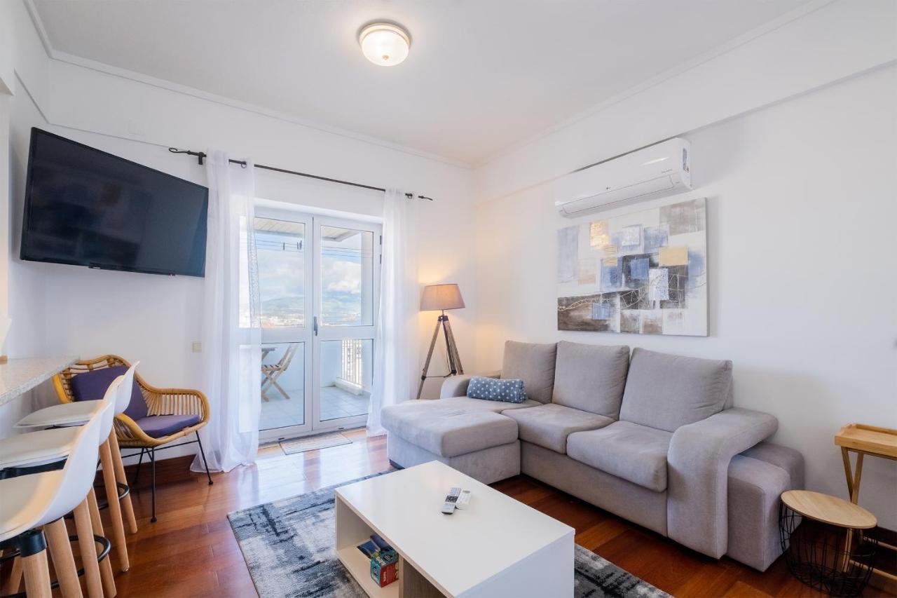 Apartment Paradise Gorgeous Views Location On Island!