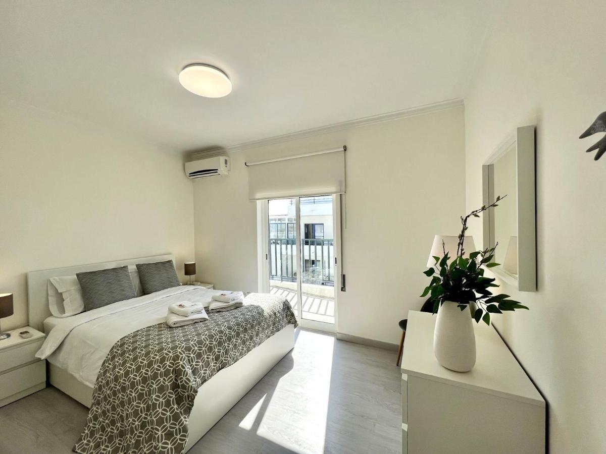 Ocean Breeze 1 With Pool By Homing Quarteira
