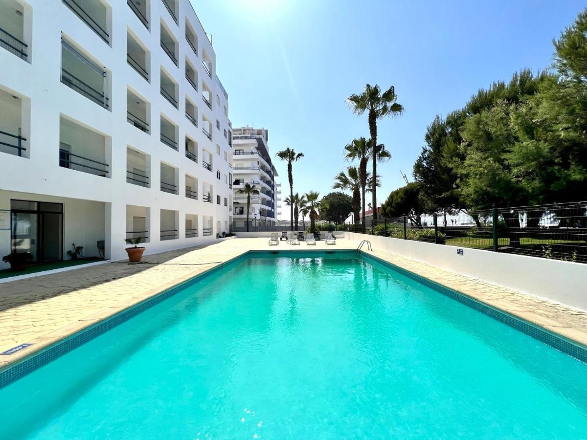 Ocean Breeze 1 With Pool By Homing Apartamento Quarteira