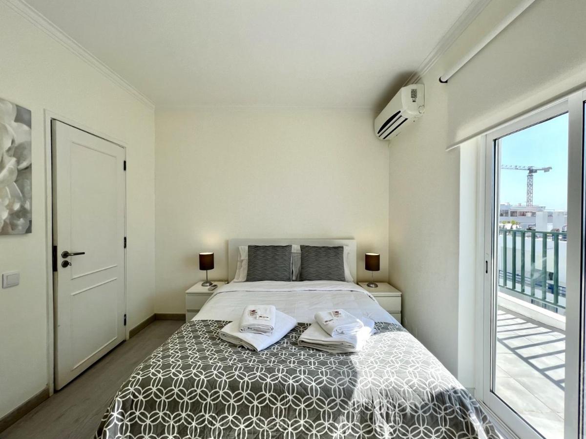 Ocean Breeze 1 With Pool By Homing Apartamento *