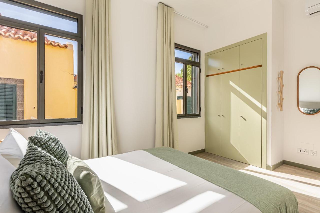 Apartment Bay
