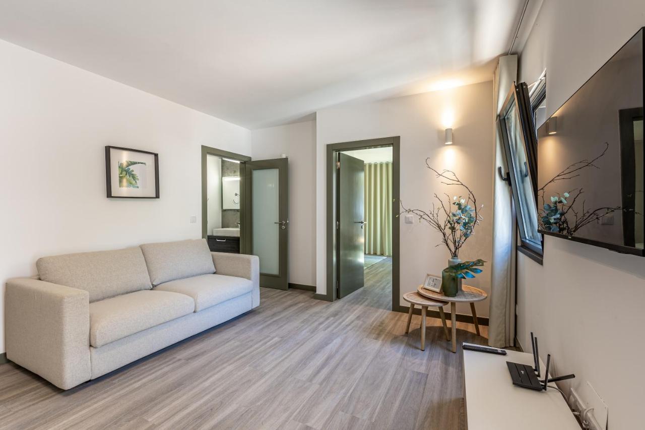 Bay Apartment *