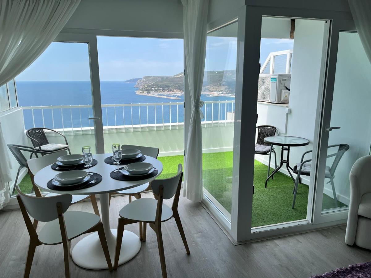Apartamento Axenic Retreat - Panoramic Ocean View, Sleeps 4, Ensuite Bathroom, New Redesign