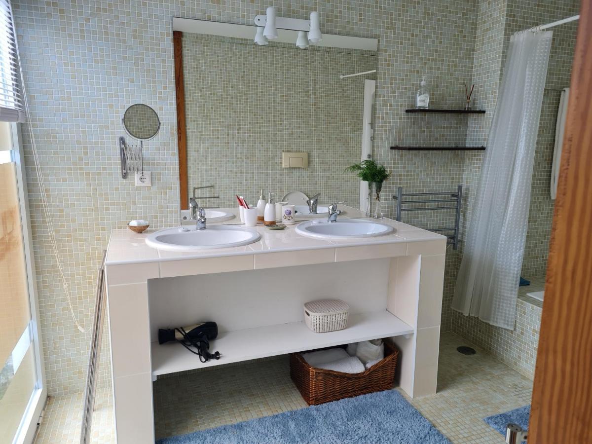Casa Da Ribeira Bed & Breakfast Lajes do Pico