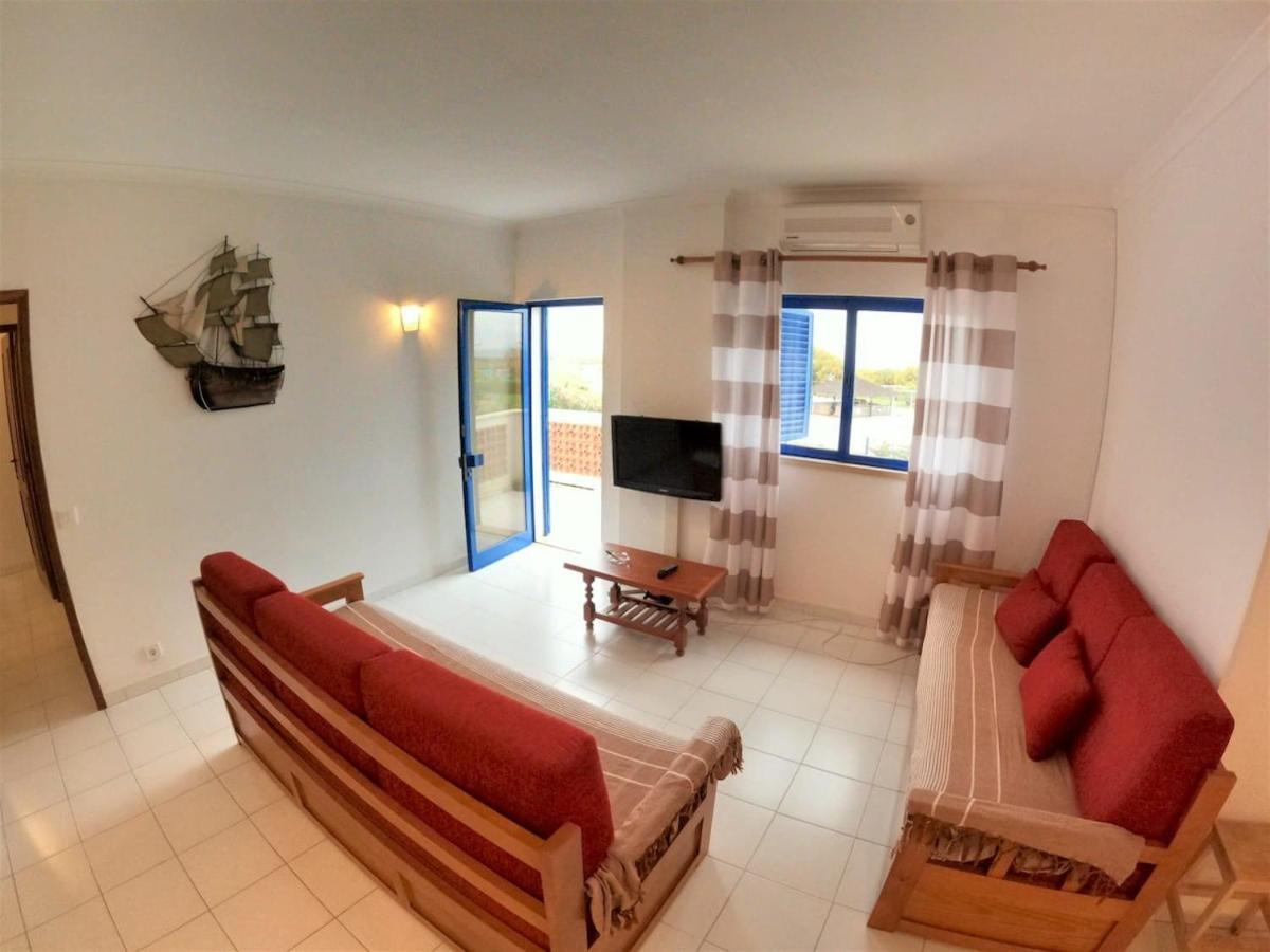Algarve T2 W Balcony And Sea View Near In Manta Rota Apartment
