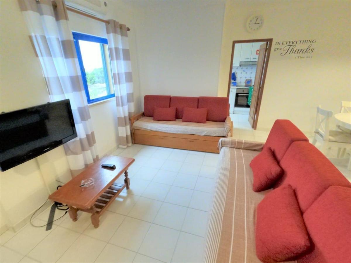 Algarve T2 W Balcony And Sea View Near In Manta Rota *