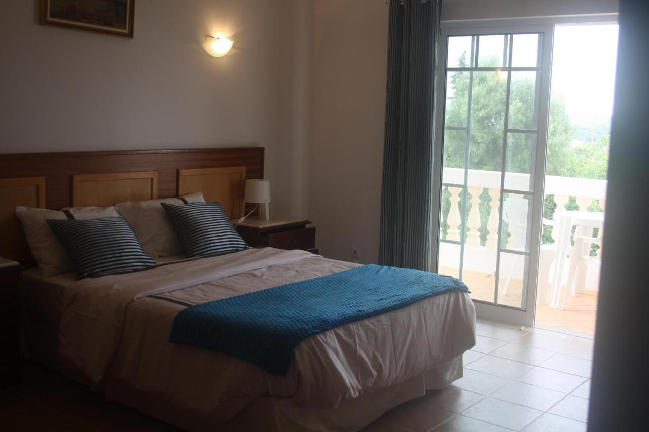Rustic Villa Guesthouse * Santa Barbara de Nexe