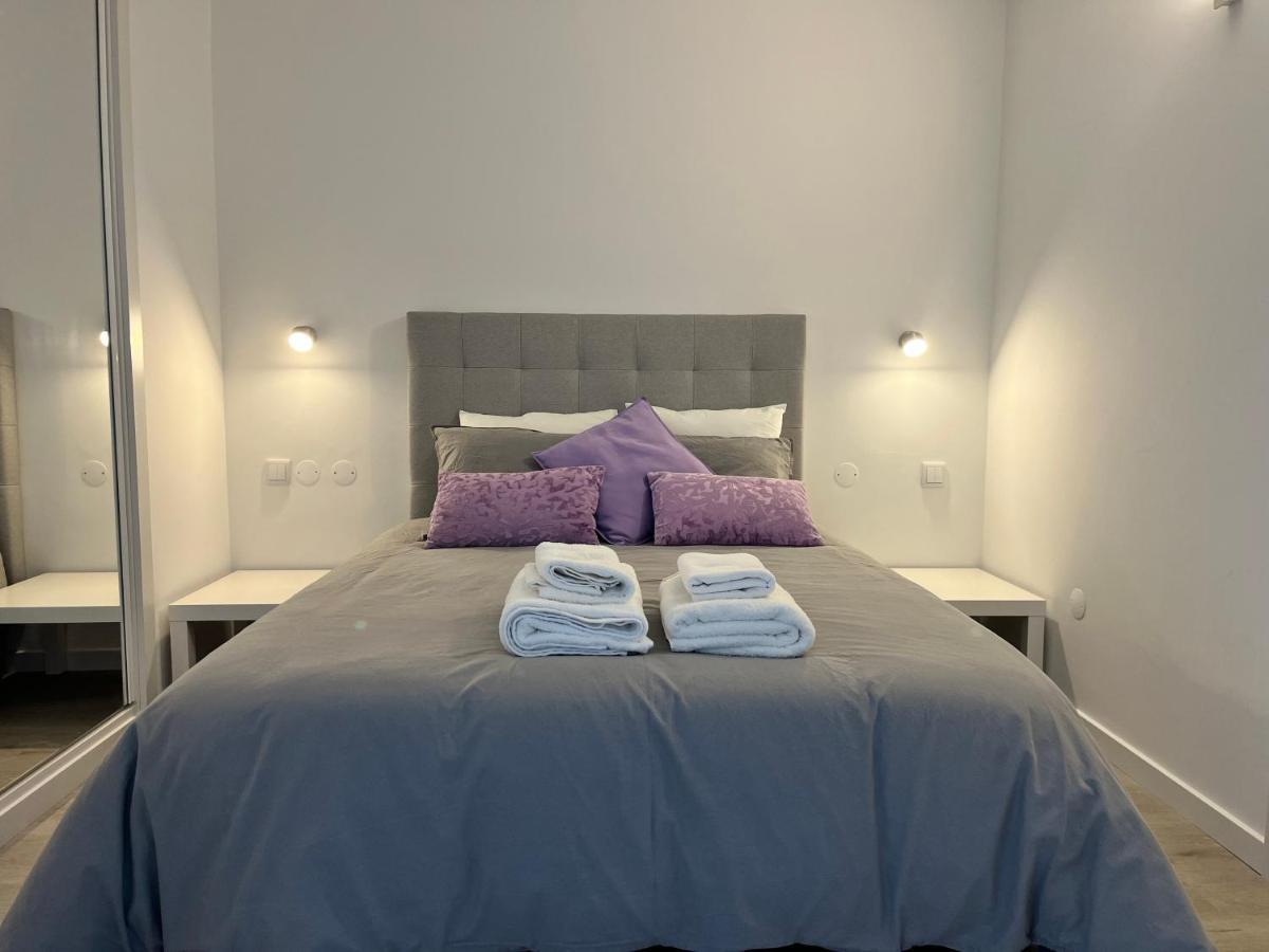 Axenic Retreat - Panoramic Ocean View, Sleeps 4, Ensuite Bathroom, New Redesign Sesimbra