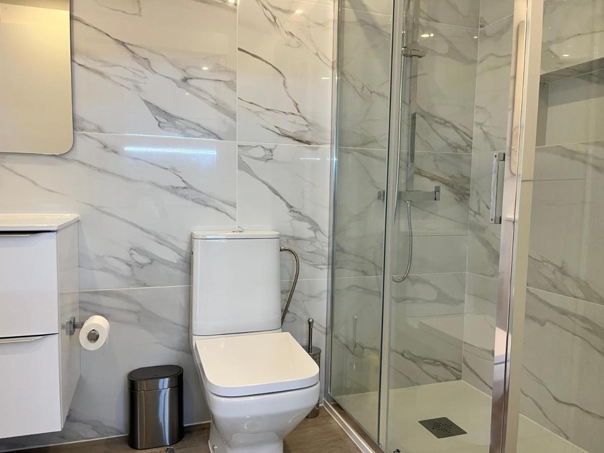 Apartamento Axenic Retreat - Panoramic Ocean View, Sleeps 4, Ensuite Bathroom, New Redesign
