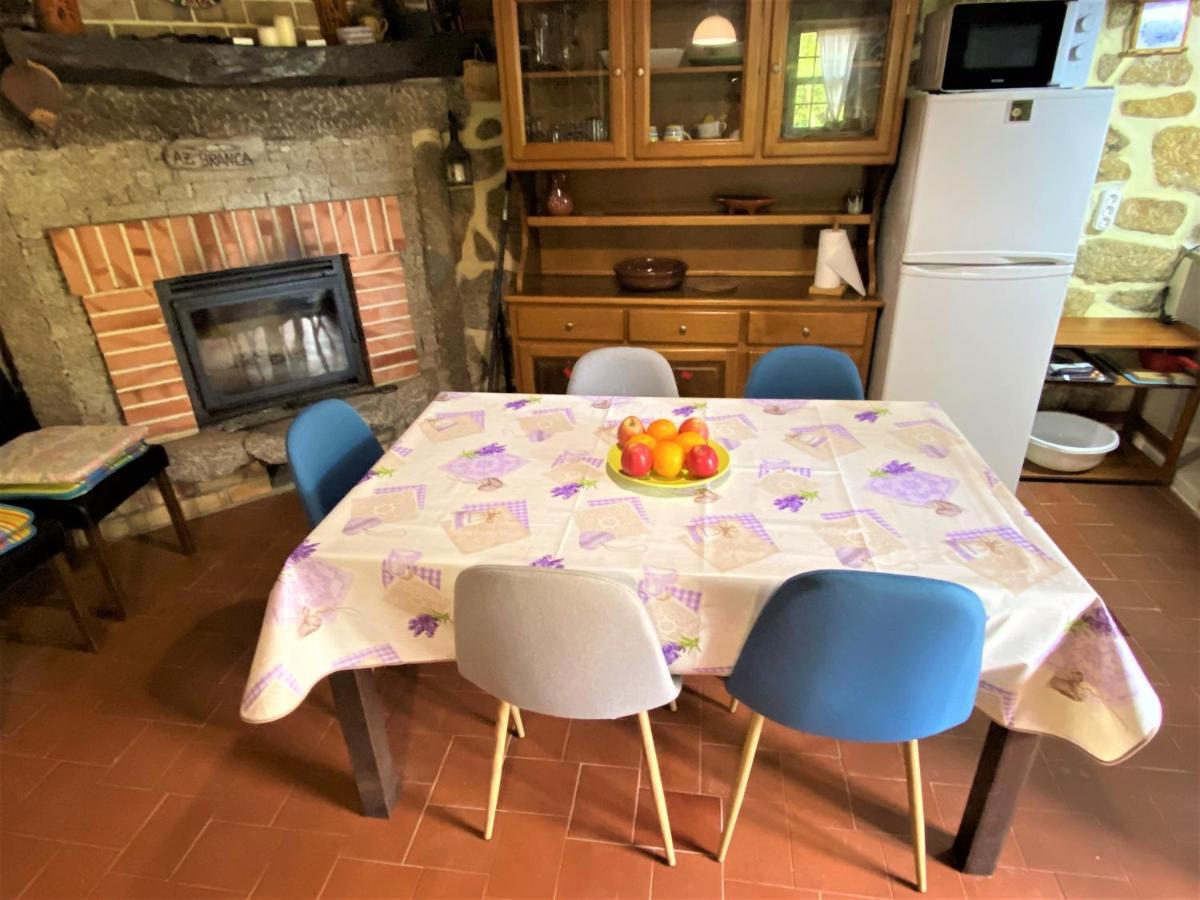 Casa Da Azenha Branca Holiday home *