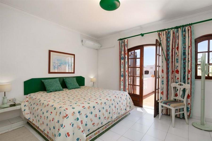 Roulito's Guest house *
