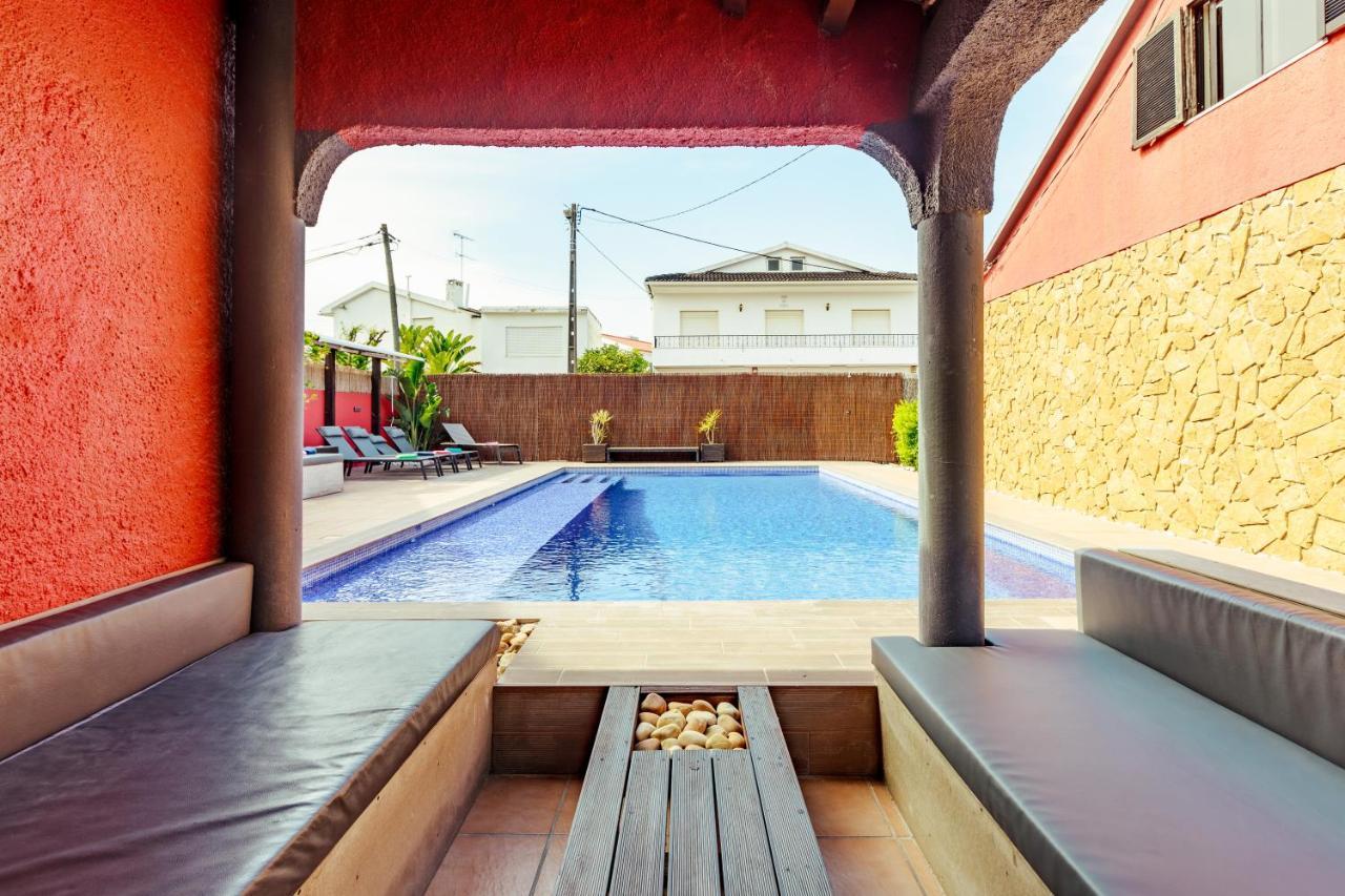 Aroeira Pool House *