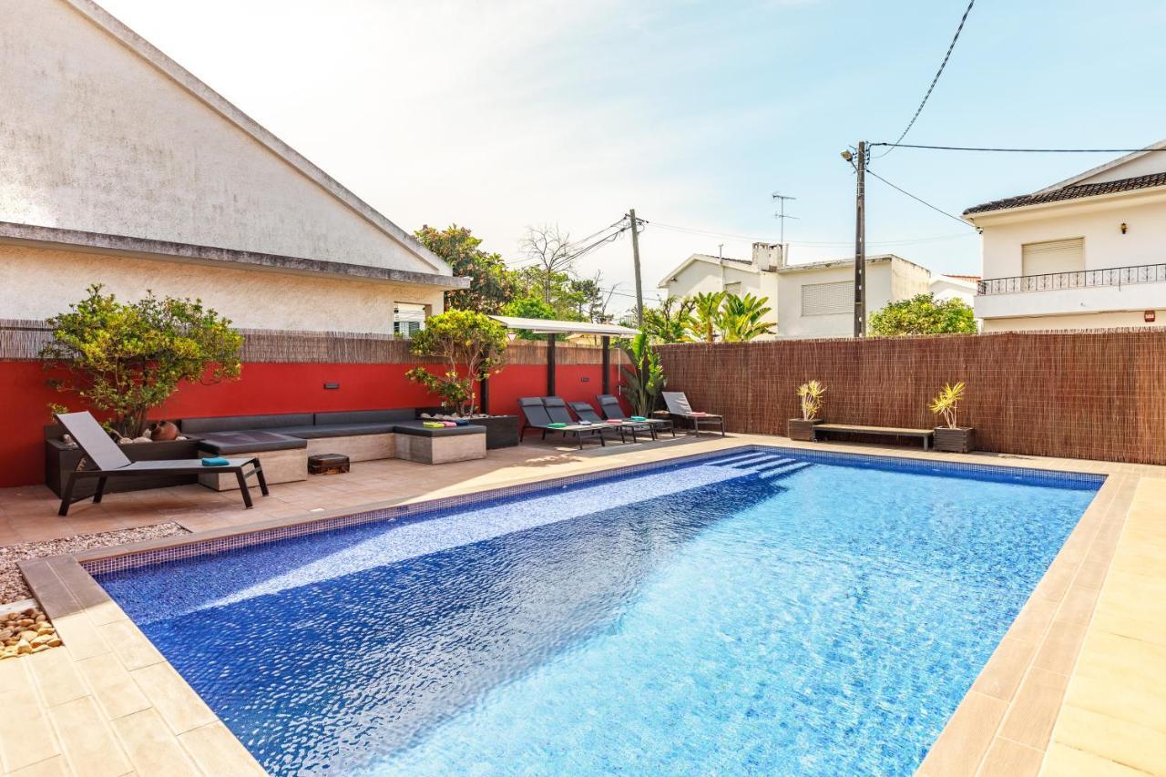 Aroeira Pool House * Charneca (Setubal)