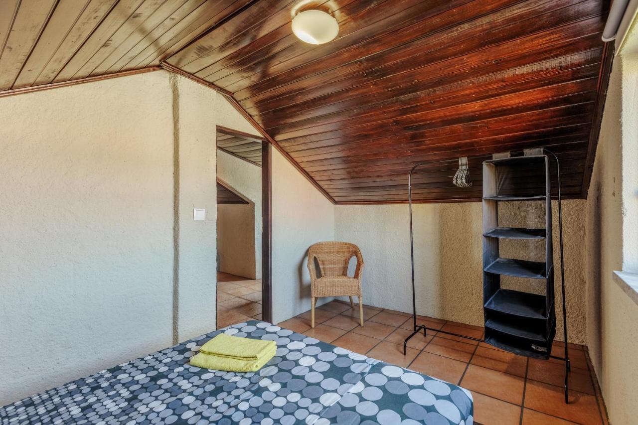 Aroeira Pool House * Charneca (Setubal)