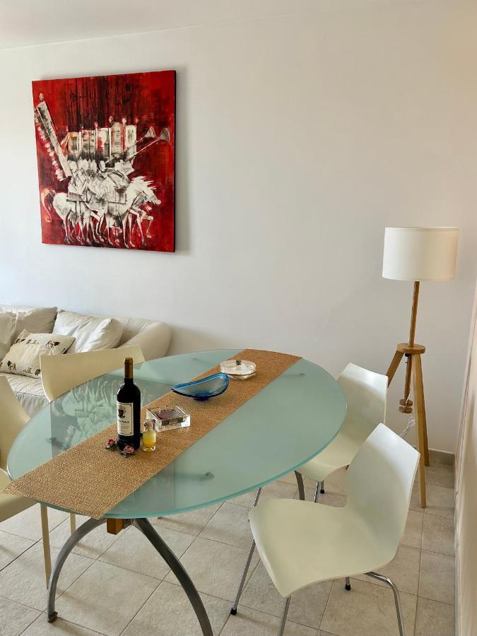 Vista Dourada Apartment *