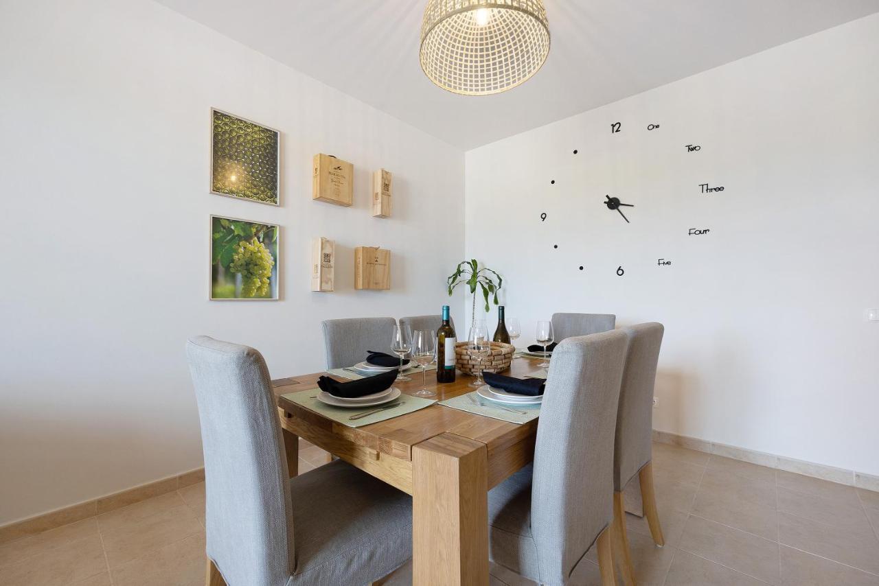 Devvine And Golf Apartment