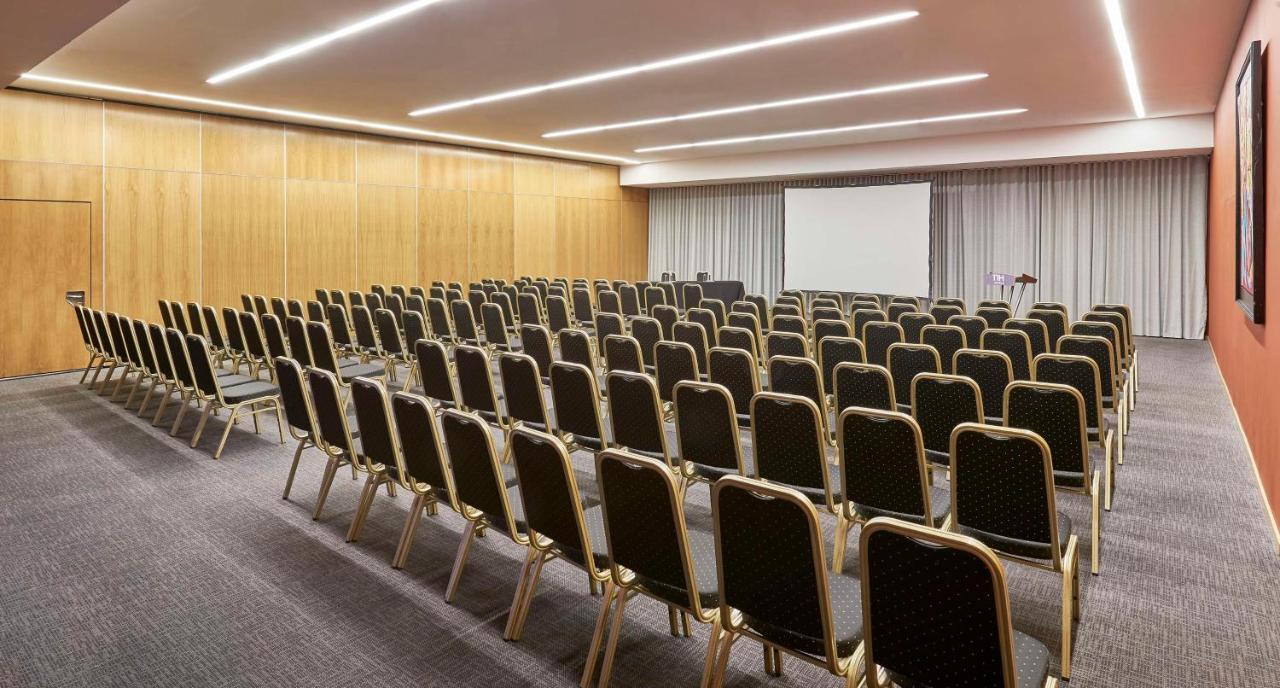 Hotel Nh Dona Ines 4*