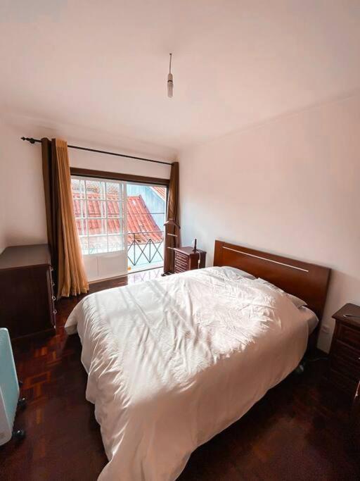 : Quartier Historique, Proche Centre Apartment