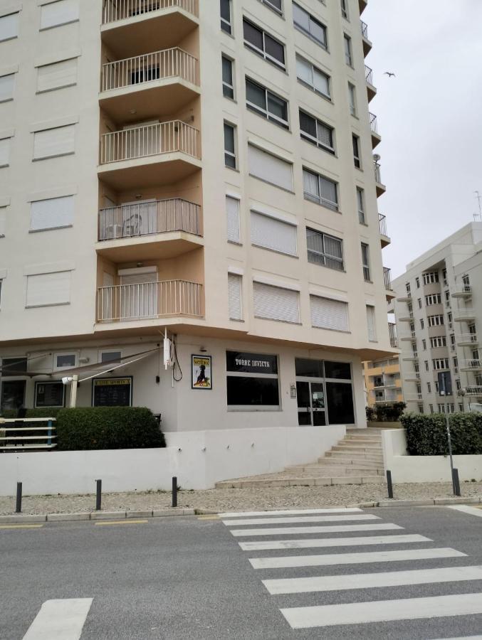 10b Invicta - Casas & Papeis * Armacao de Pera