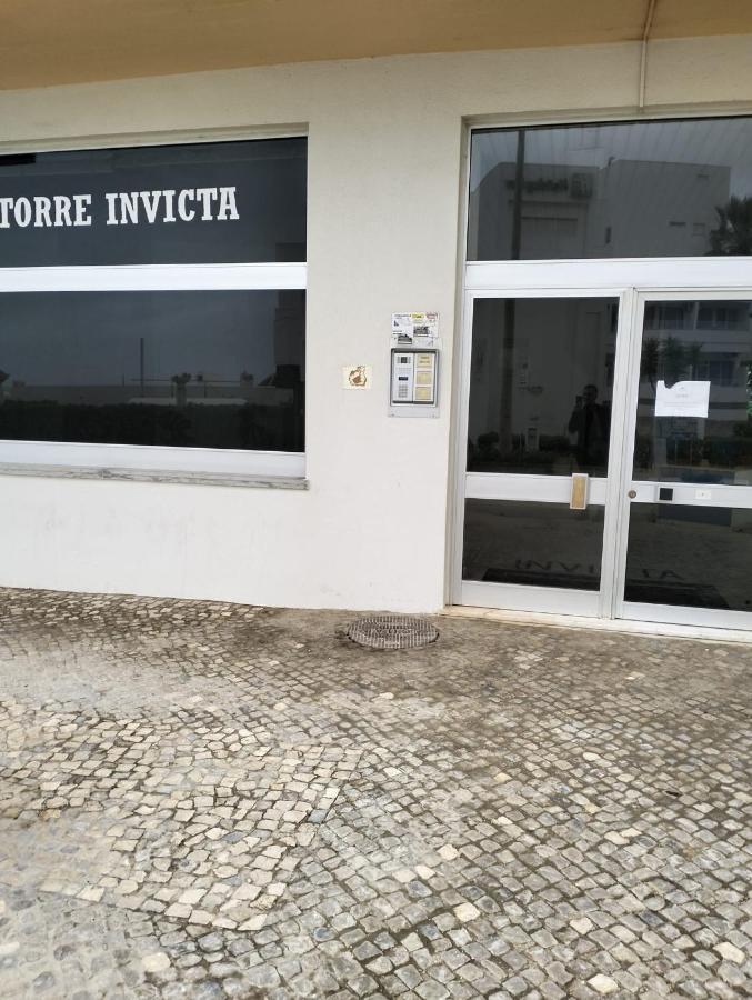 10b Invicta - Casas & Papeis * Armacao de Pera