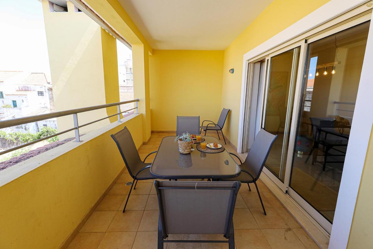C07 - 3 Bed Luxury Penthouse In Downtown Apartment *