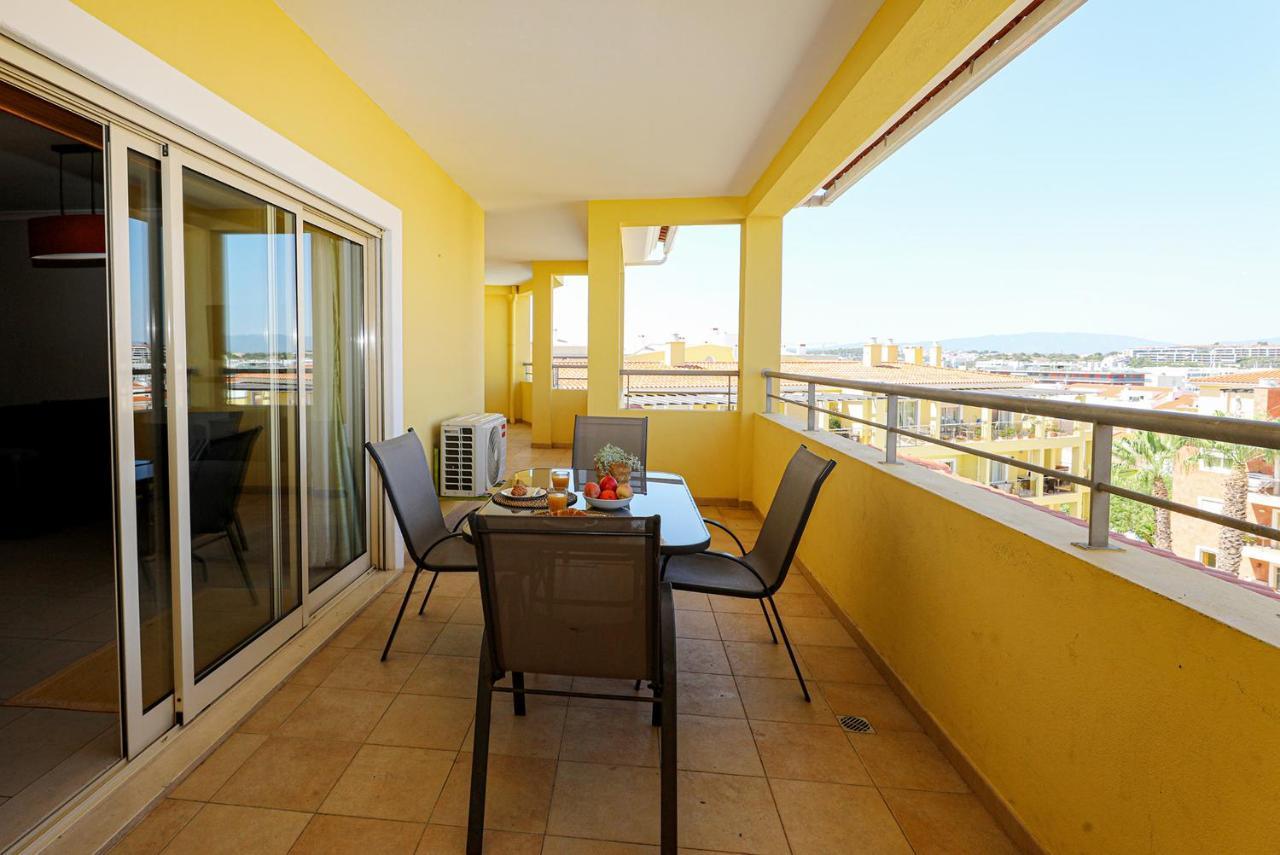 C07 - 3 Bed Luxury Penthouse In Downtown