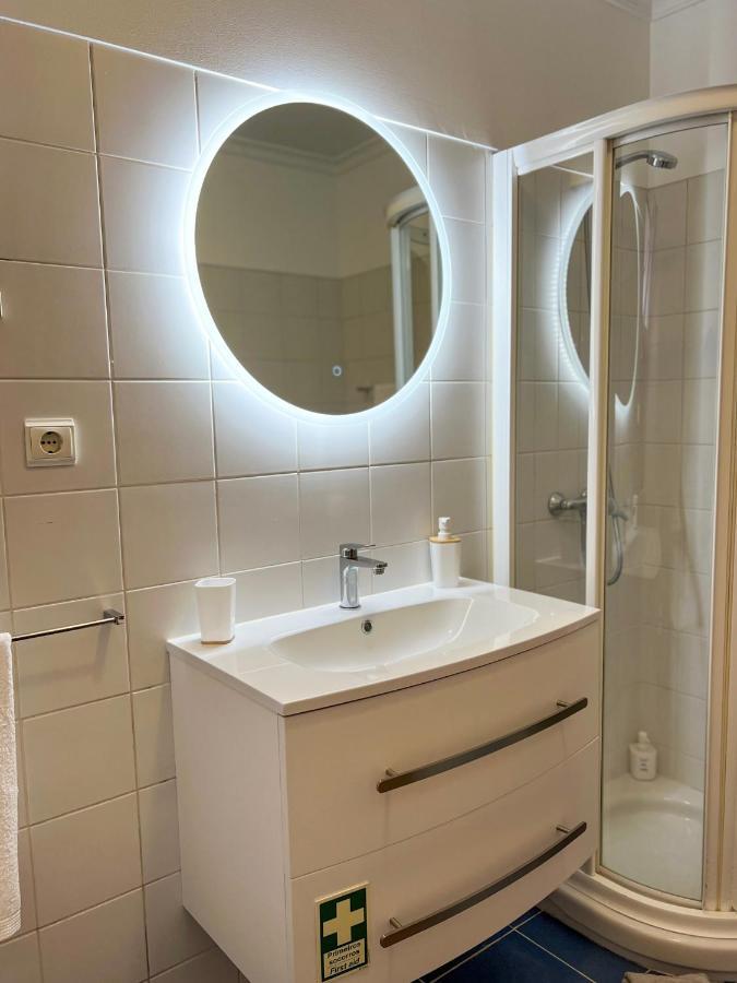 The Pink - Holidays In Madeira Island Apartment Canico (Madeira)