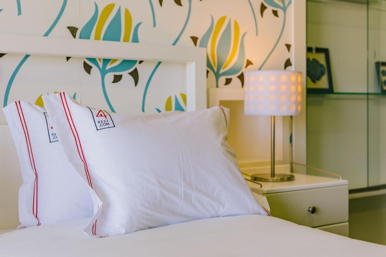 Rent4rest Beachfront Estoril