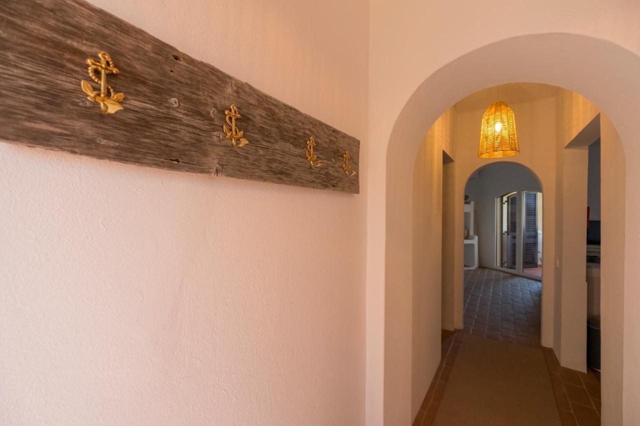 Cozy W/ Sea View, Free Parking & Ac Apartamento