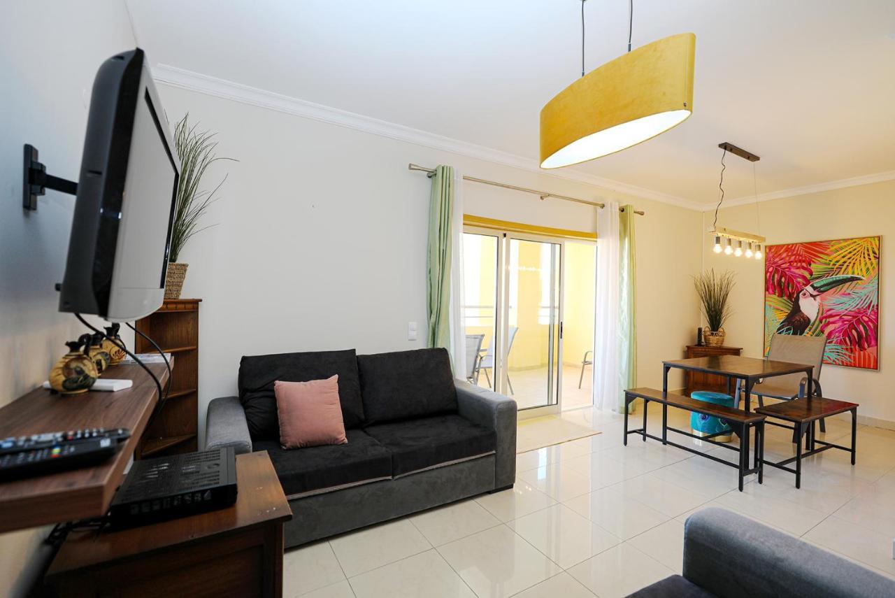 C07 - 3 Bed Luxury Penthouse In Downtown Lagos