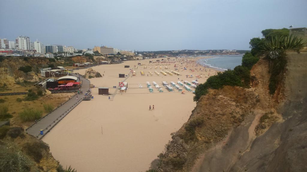 T0 Da Rocha Apartment