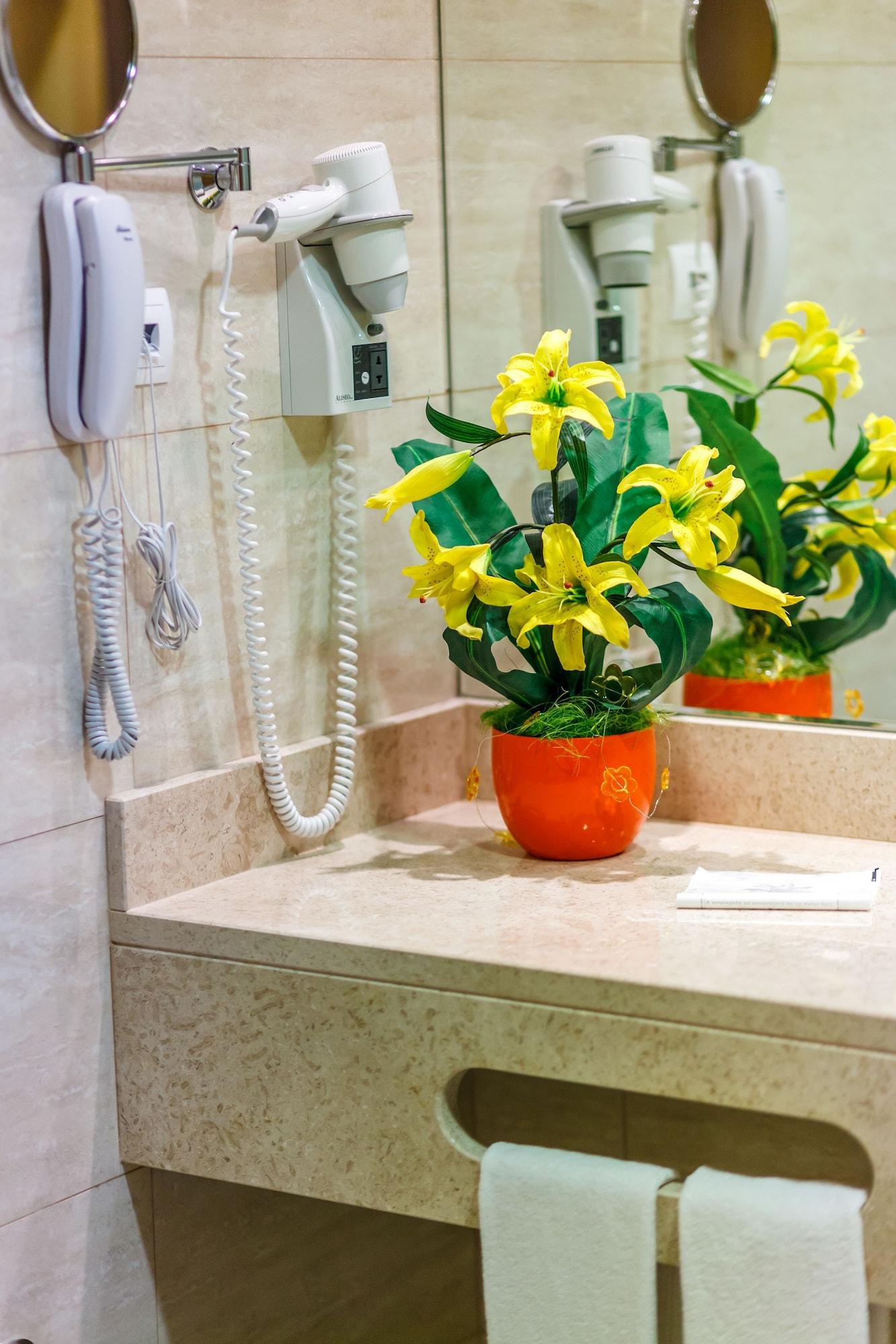 Hotel Caravelas Madalena (Azores)