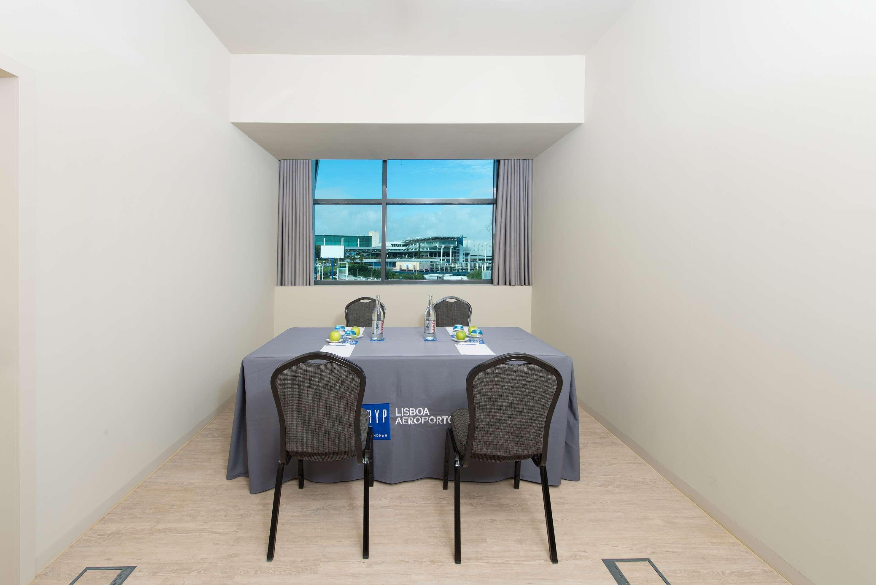 Hotel Meliá Aeroporto 4*