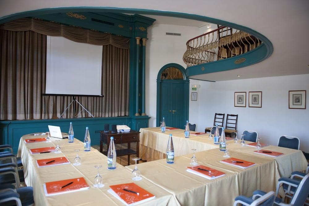 Hotel Palacio De 4*