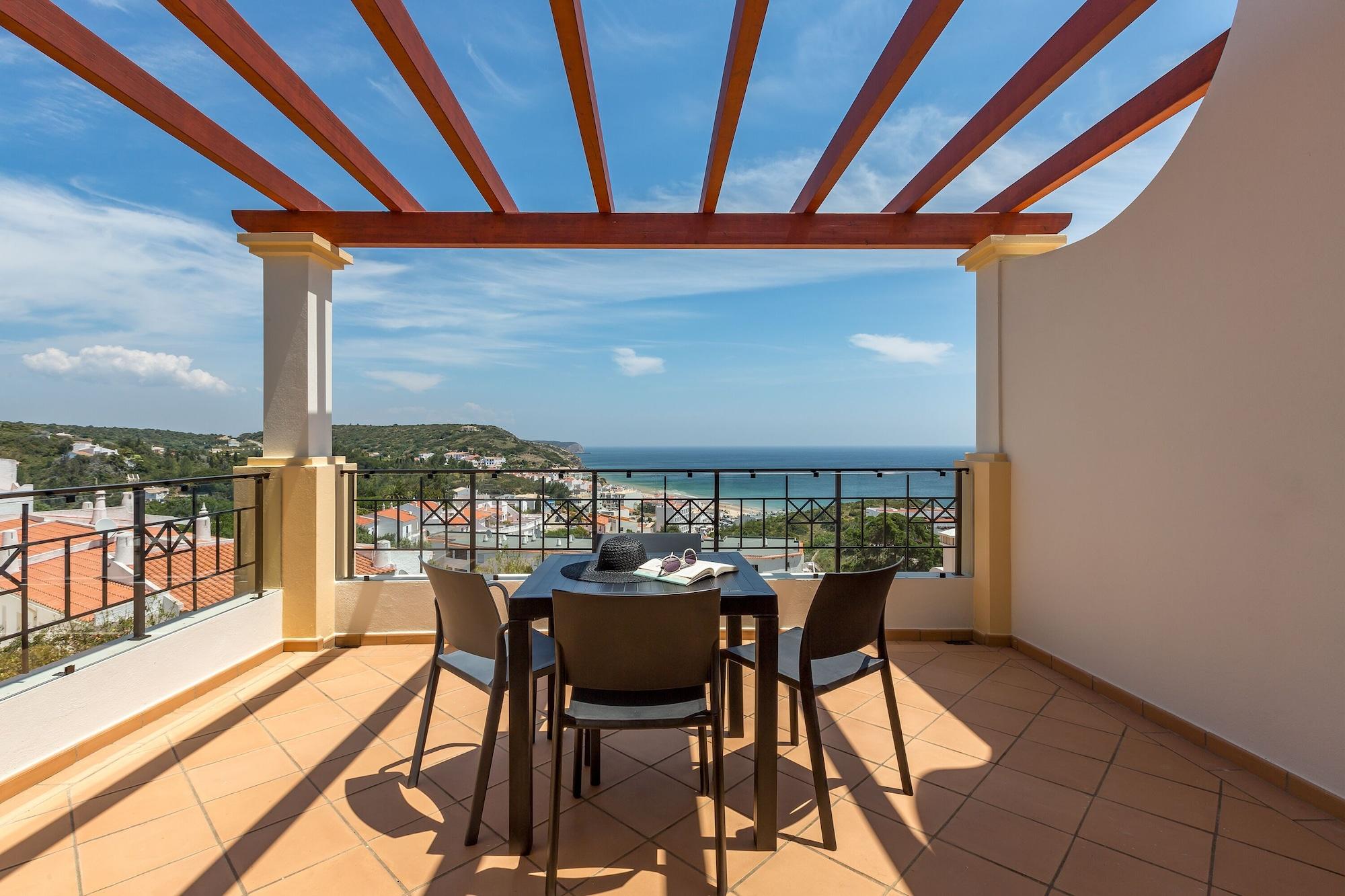 Nau Village 4* Salema