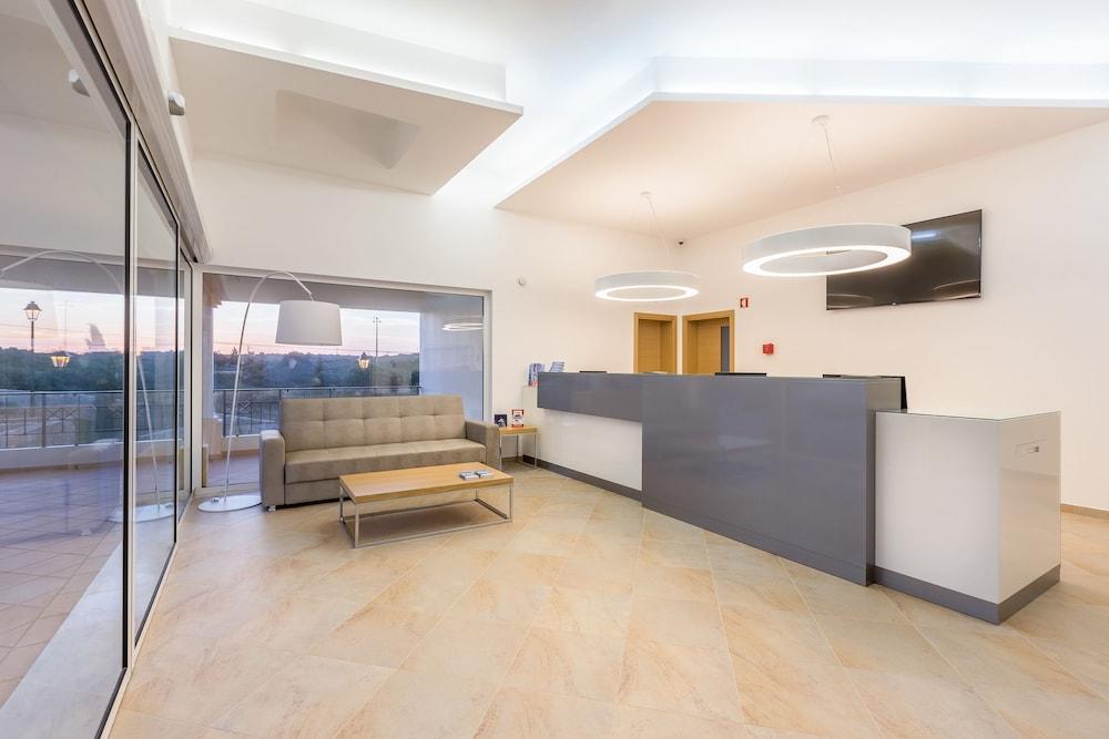 Nau Village 4*